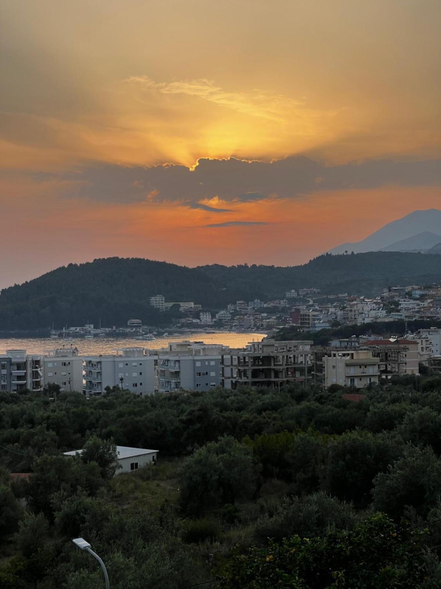 Kalesma Himare Apartamento Exterior foto